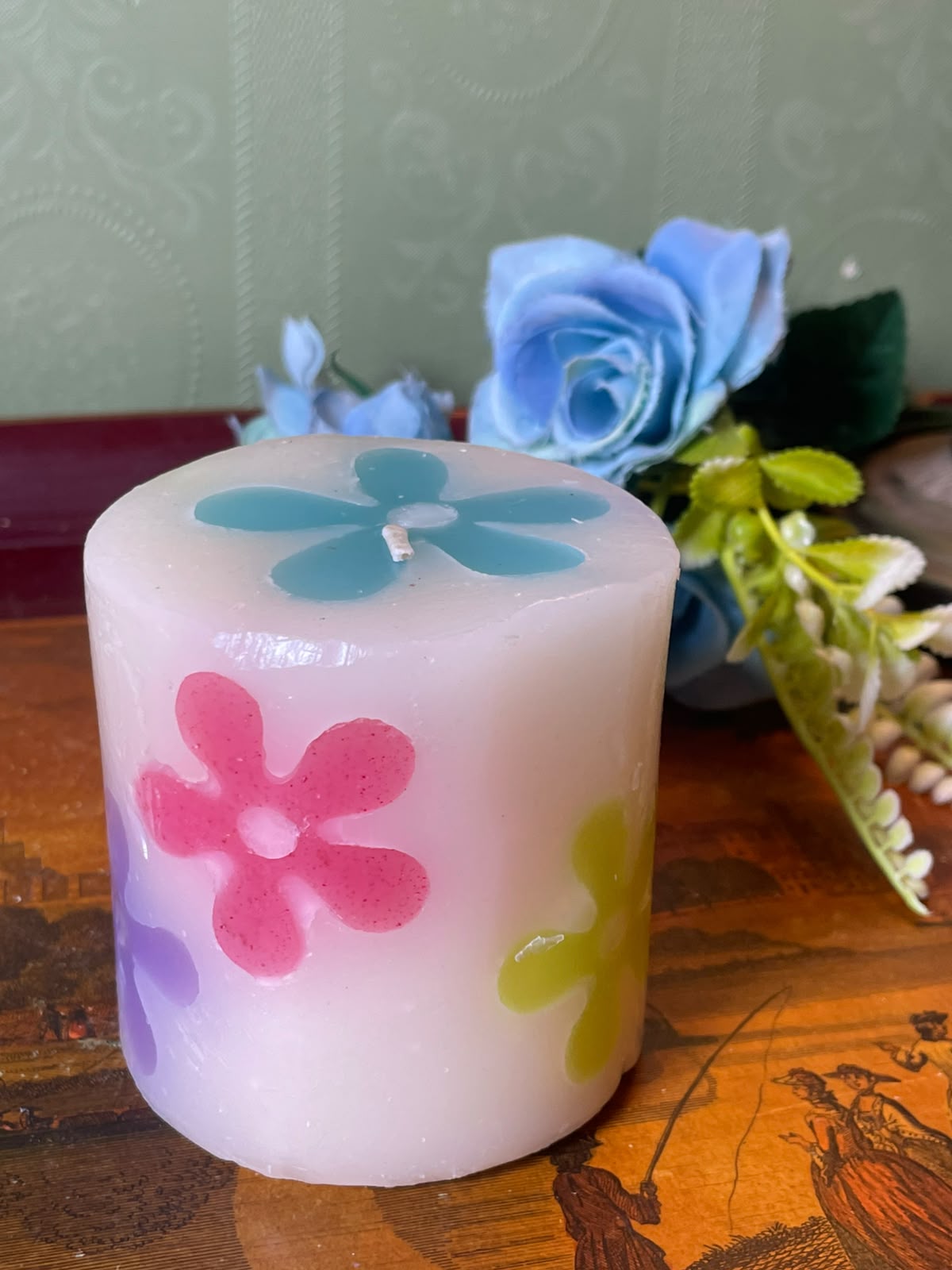 Floral Pillar Candle White with Multicolour Flowers 10 cm