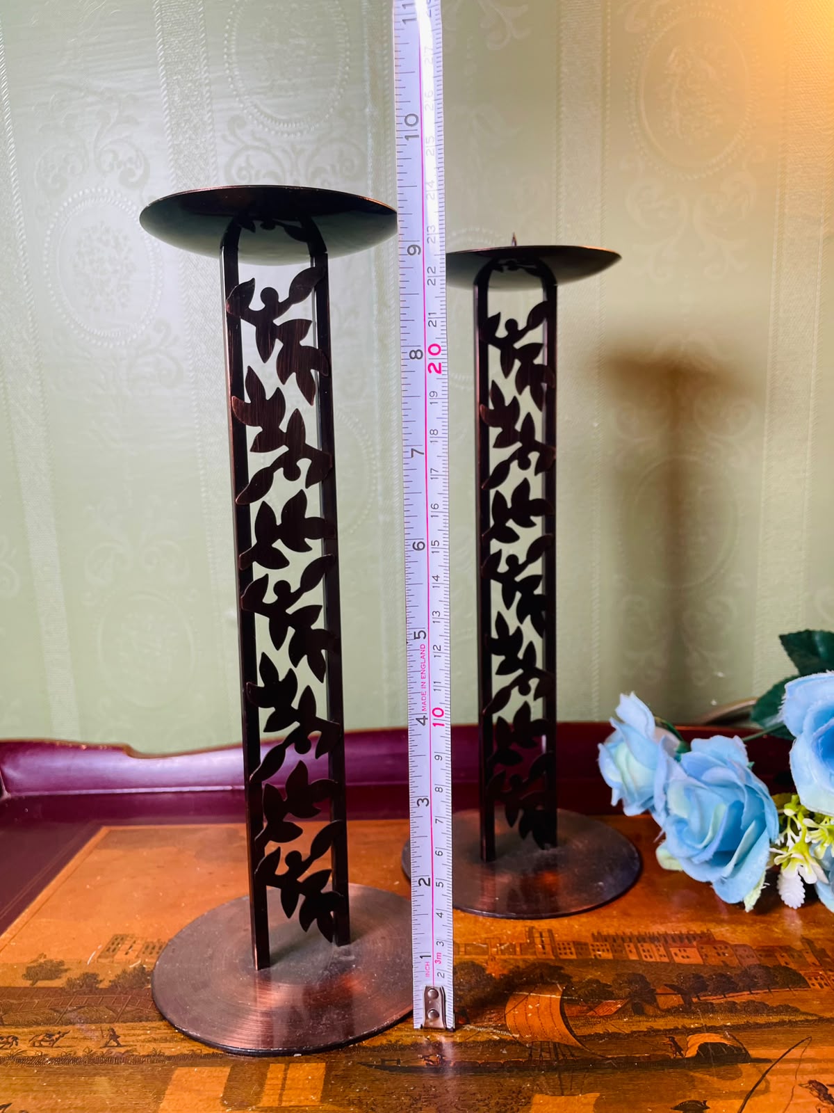 Pair of Metal Leaf Cutout Candle Holders 24 cm