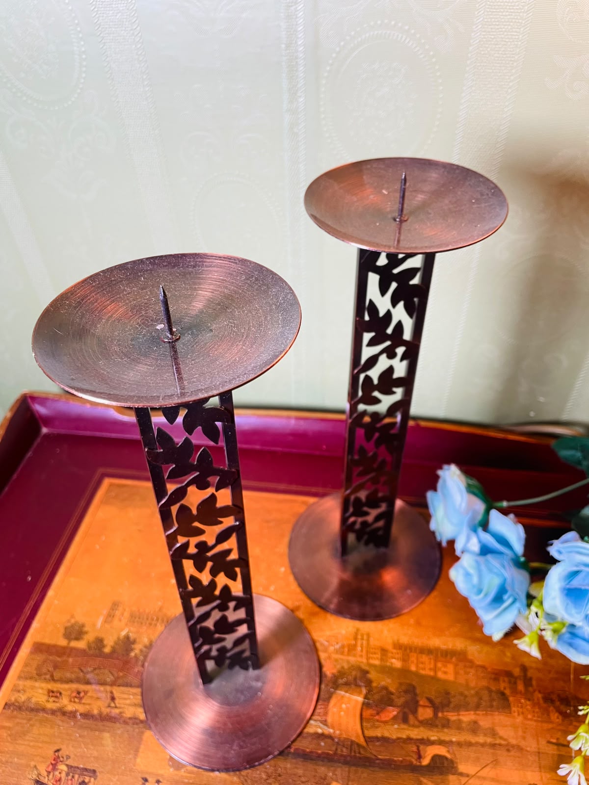 Pair of Metal Leaf Cutout Candle Holders 24 cm