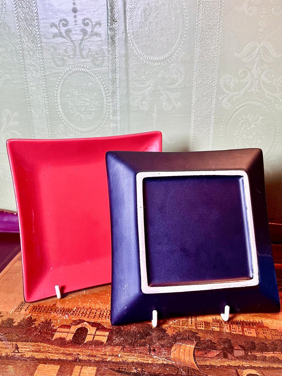 2-Piece Red Square Plate set  6 Inch