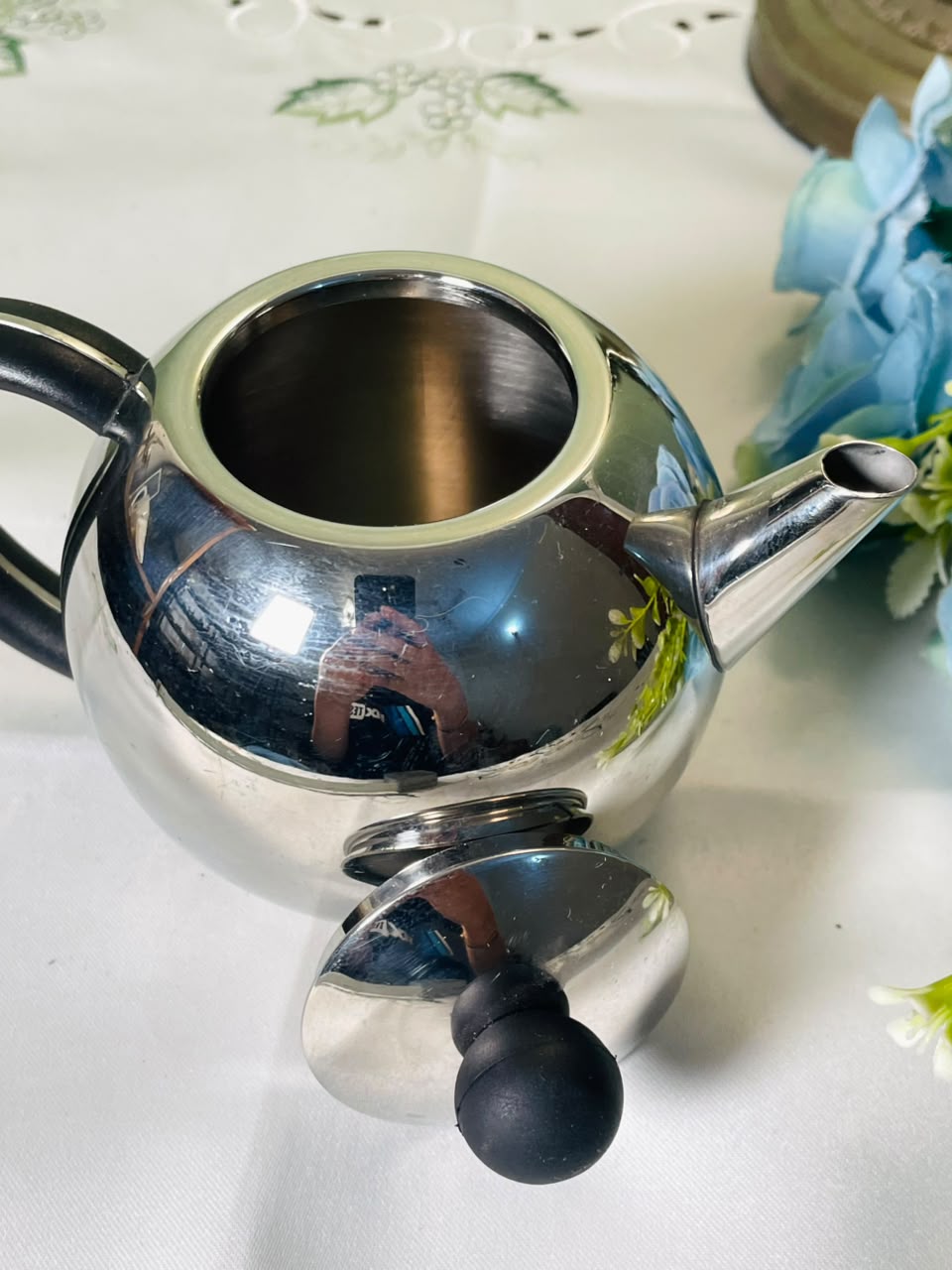 Vintage Polished Metal Teapot with Black Handle, 13 cm