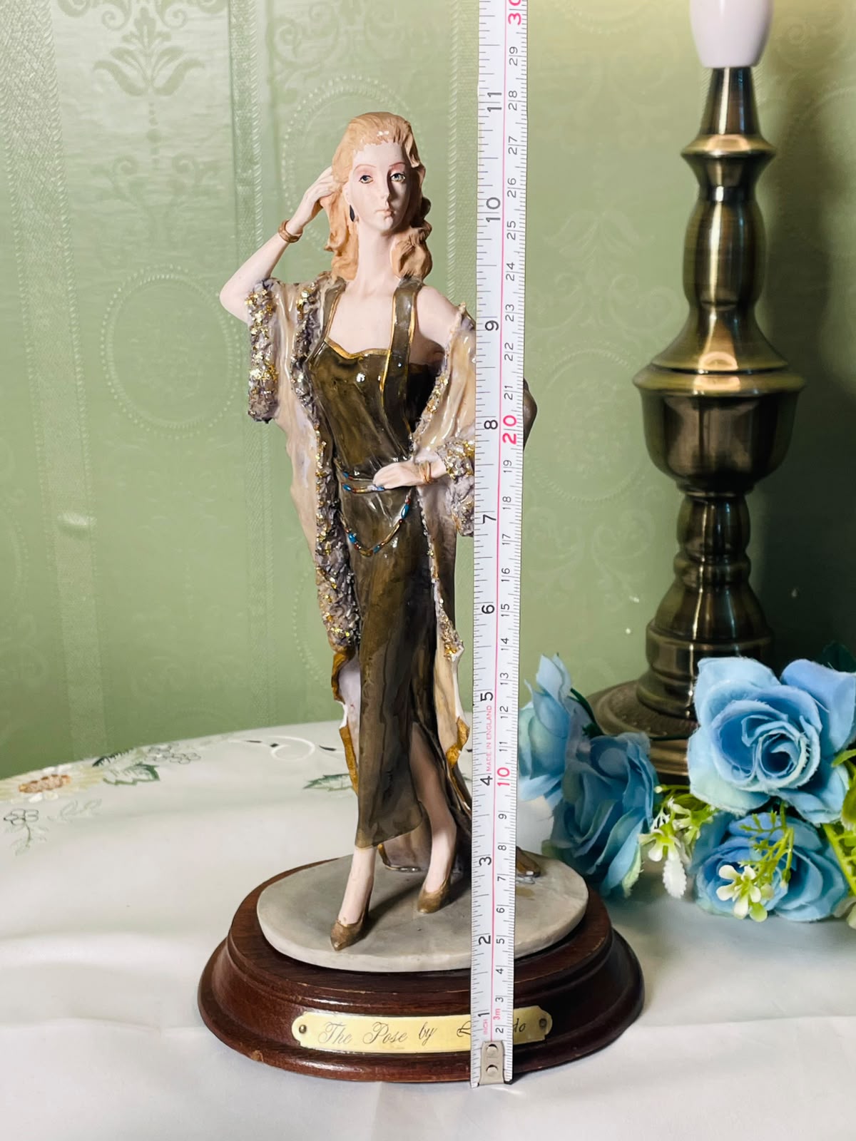 Leonardo The Pose Lady Figurine Gold Brown 11 Inch 1 Piece