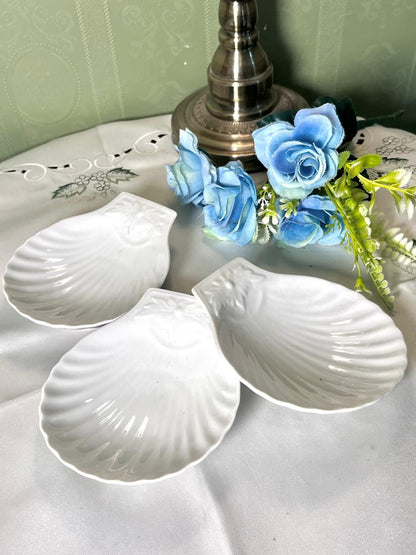 Vintage White Shell-Shaped Ceramic Dishes 3-Piece Set 12 cm