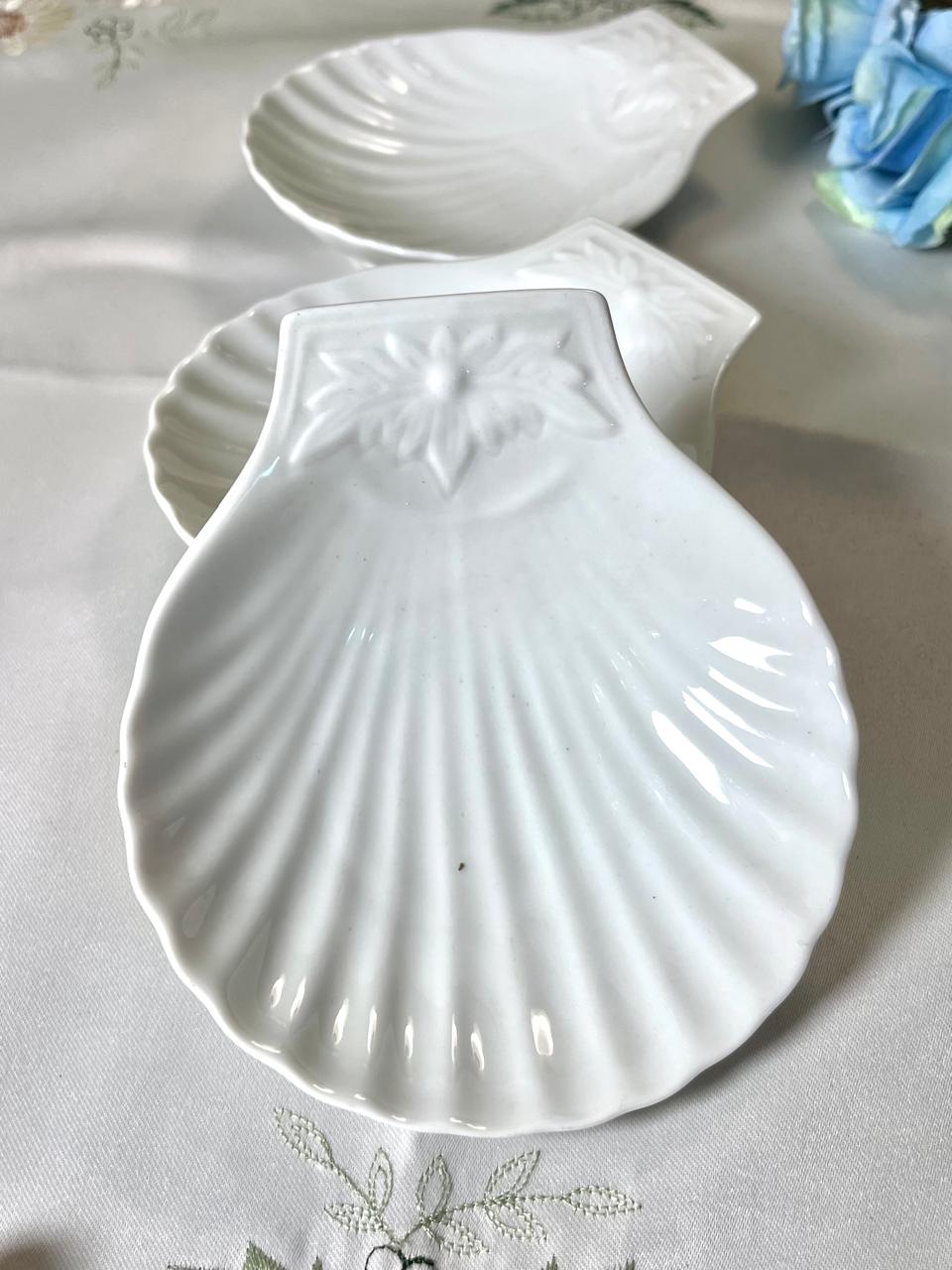 Vintage White Shell-Shaped Ceramic Dishes 3-Piece Set 12 cm