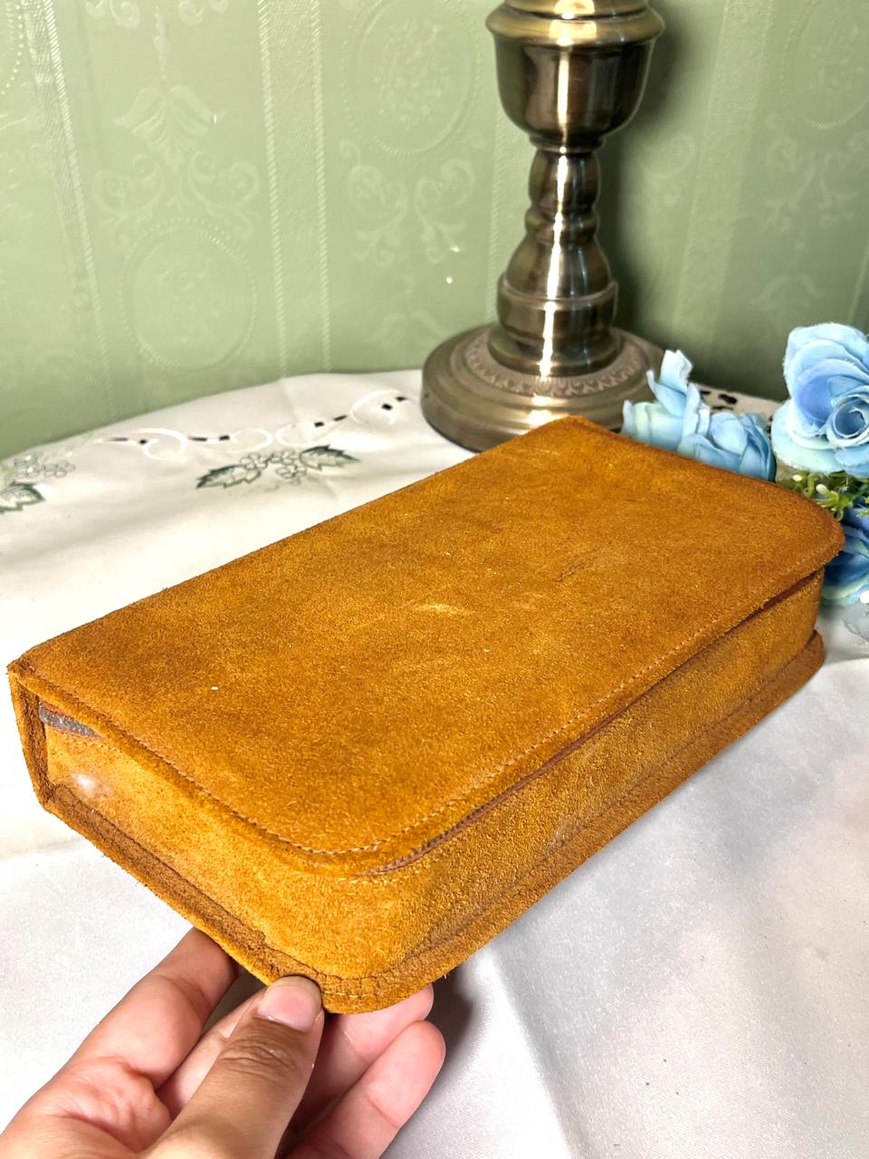 Vintage Multi-Piece Grooming Travel Set in Brown Zip Case