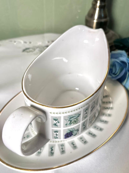 Vintage Royal Doulton  Floral Gold-Trim Gravy Boat & Underplate 2-Piece Set 20 cm