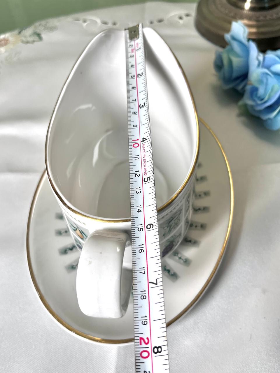 Vintage Royal Doulton  Floral Gold-Trim Gravy Boat & Underplate 2-Piece Set 20 cm