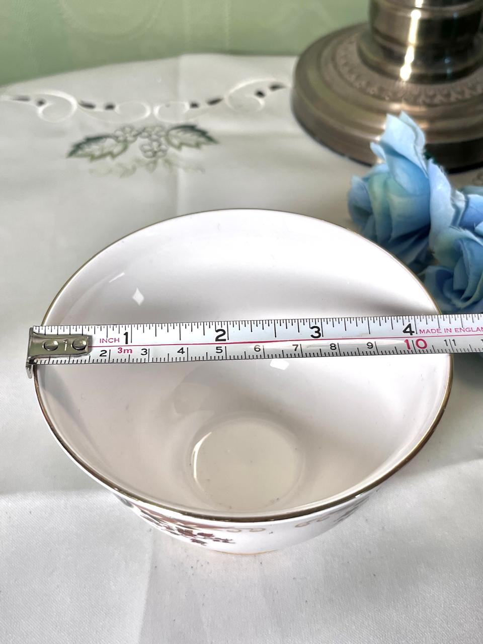 Colclough C672 Bone China Floral Sugar pot 11cm