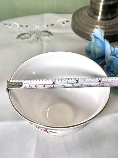 Colclough C672 Bone China Floral Sugar pot 11cm
