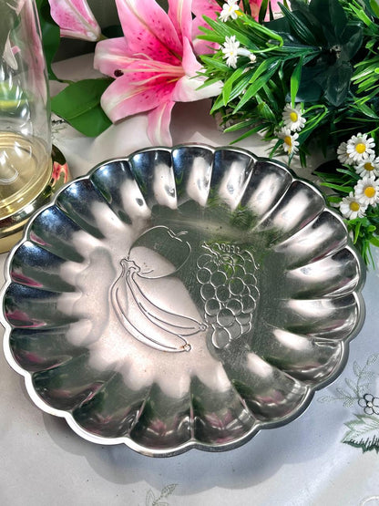 Silver-Tone Scalloped Fruit Serving Bowl 26 cm