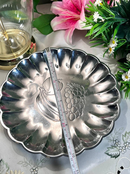 Silver-Tone Scalloped Fruit Serving Bowl 26 cm