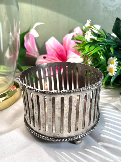 Silver-Tone Round Slotted Decorative Holder 11 cm