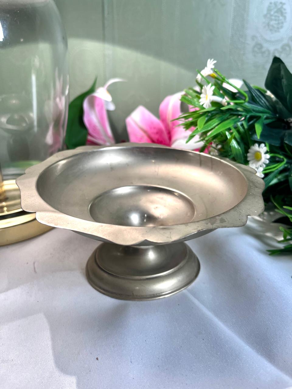 Vintage Silver-Tone Scalloped Serving Cake stand 7 Inch 1 Piece