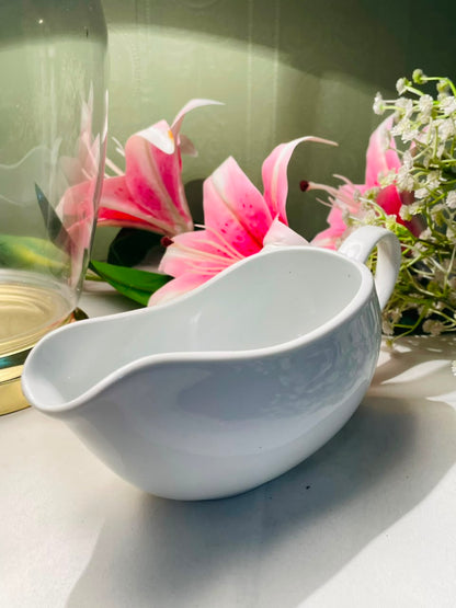 White Porcelain Gravy Boat 20 cm Microwave & Dishwasher Safe