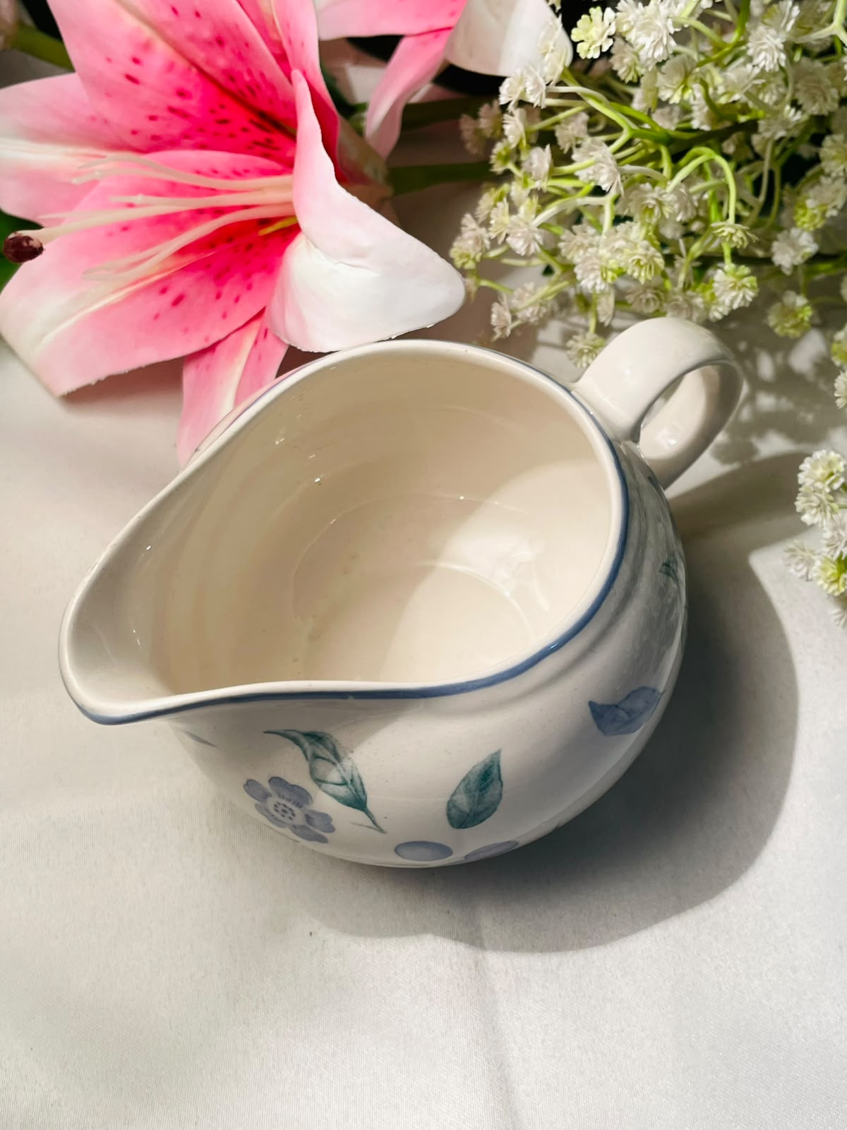Blue Floral Gravy Boat – Approx. 5.5 Inches