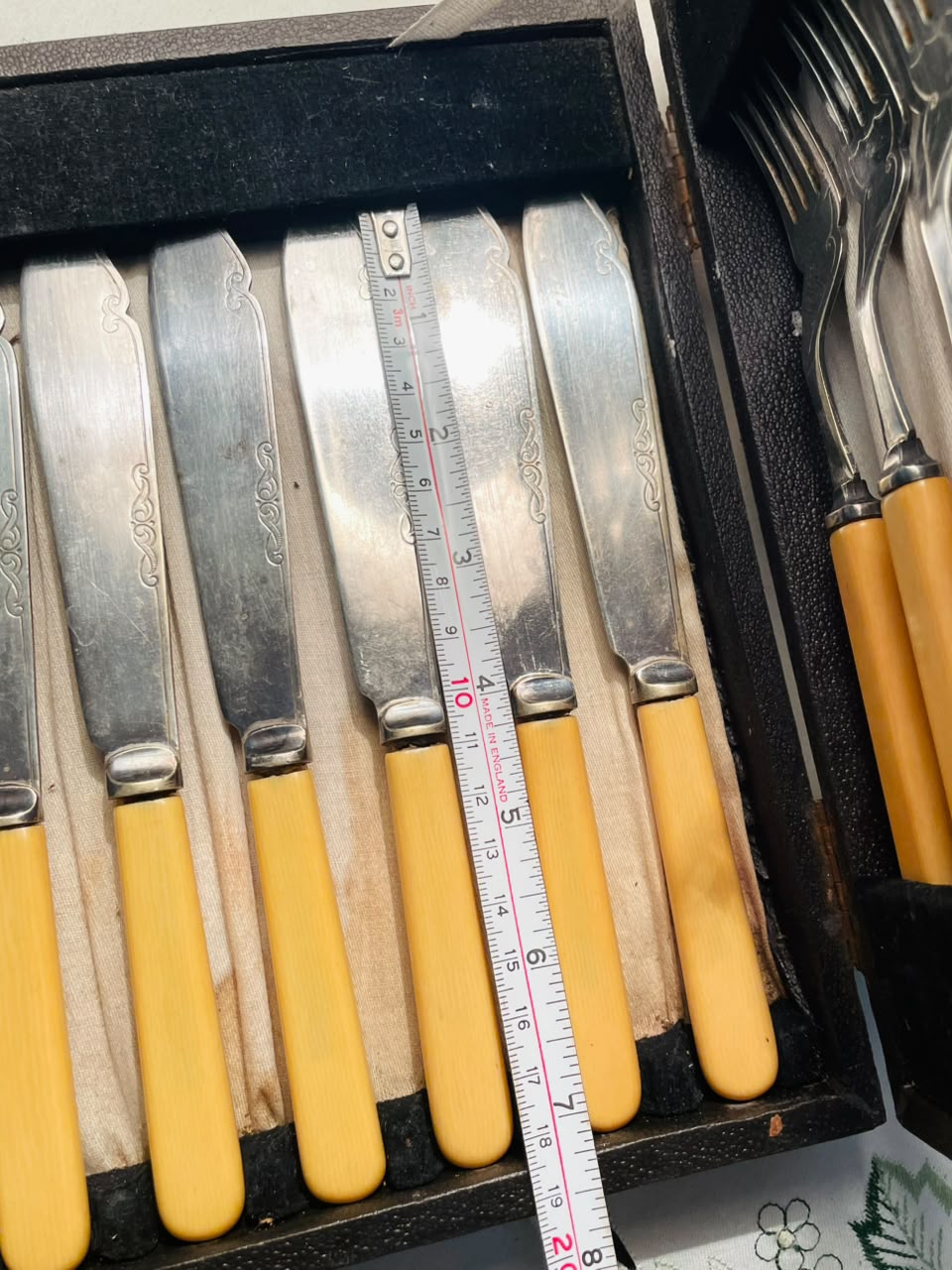 Yellow Handle Silver-Tone Cutlery Set – 12 Piece Boxed Set