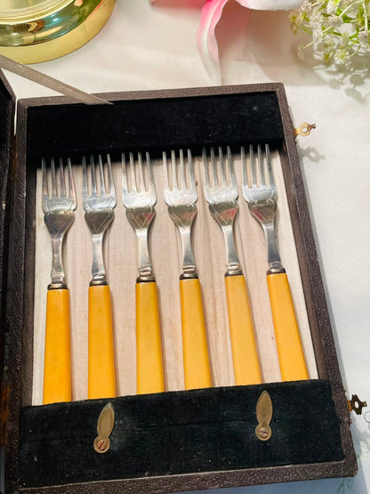 Yellow Handle Silver-Tone Cutlery Set – 12 Piece Boxed Set