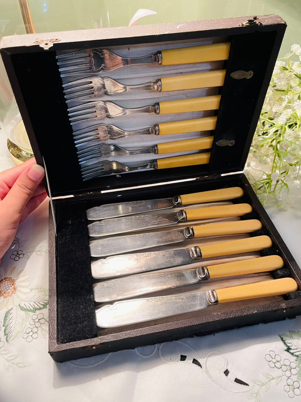 Yellow Handle Silver-Tone Cutlery Set – 12 Piece Boxed Set