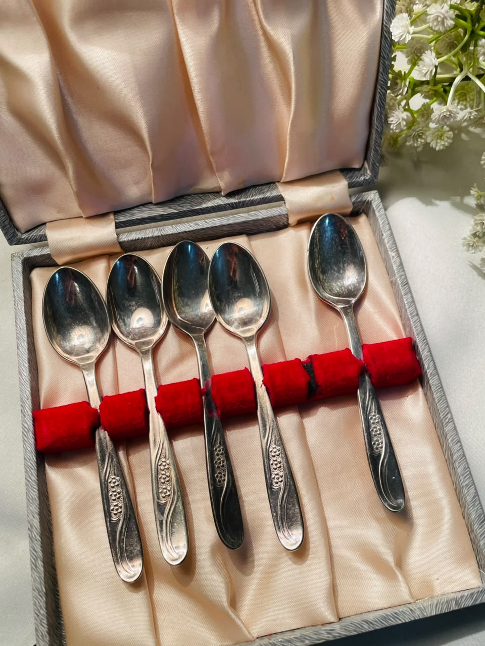 Silver-Tone Dessert Spoons – 5 Piece Boxed Set