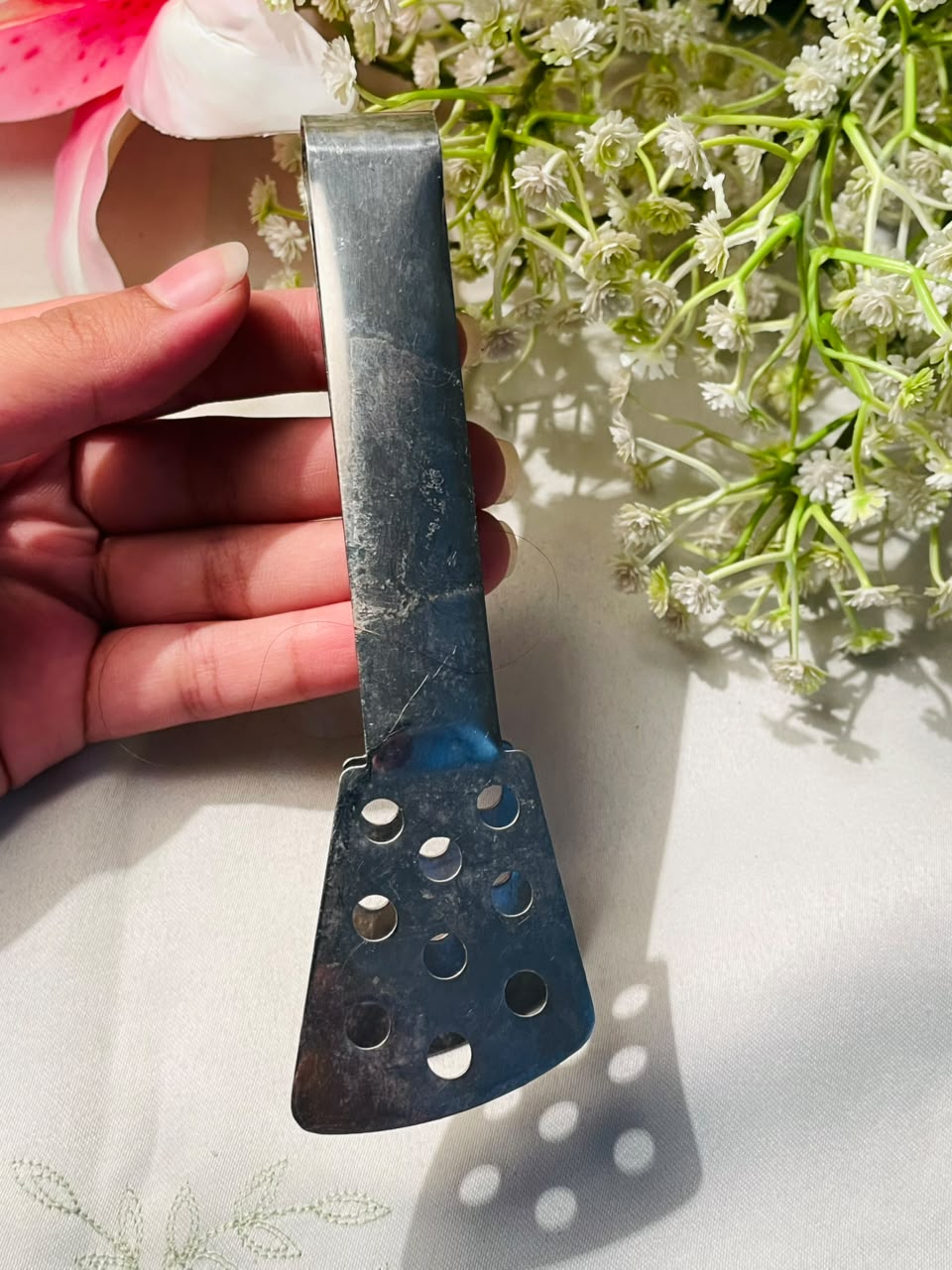 Perforated Silver-Tone Serving Spatula – Approx. 5.5 Inches