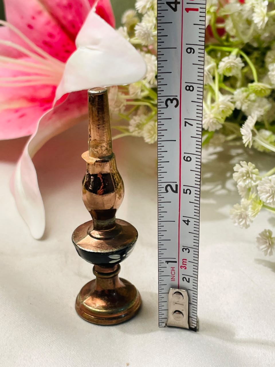Vintage Brass-Tone Miniature Lamp Ornament 8cm
