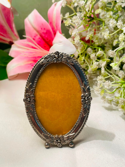 Vintage Oval Silver-Tone Floral Photo Frame 9 cm