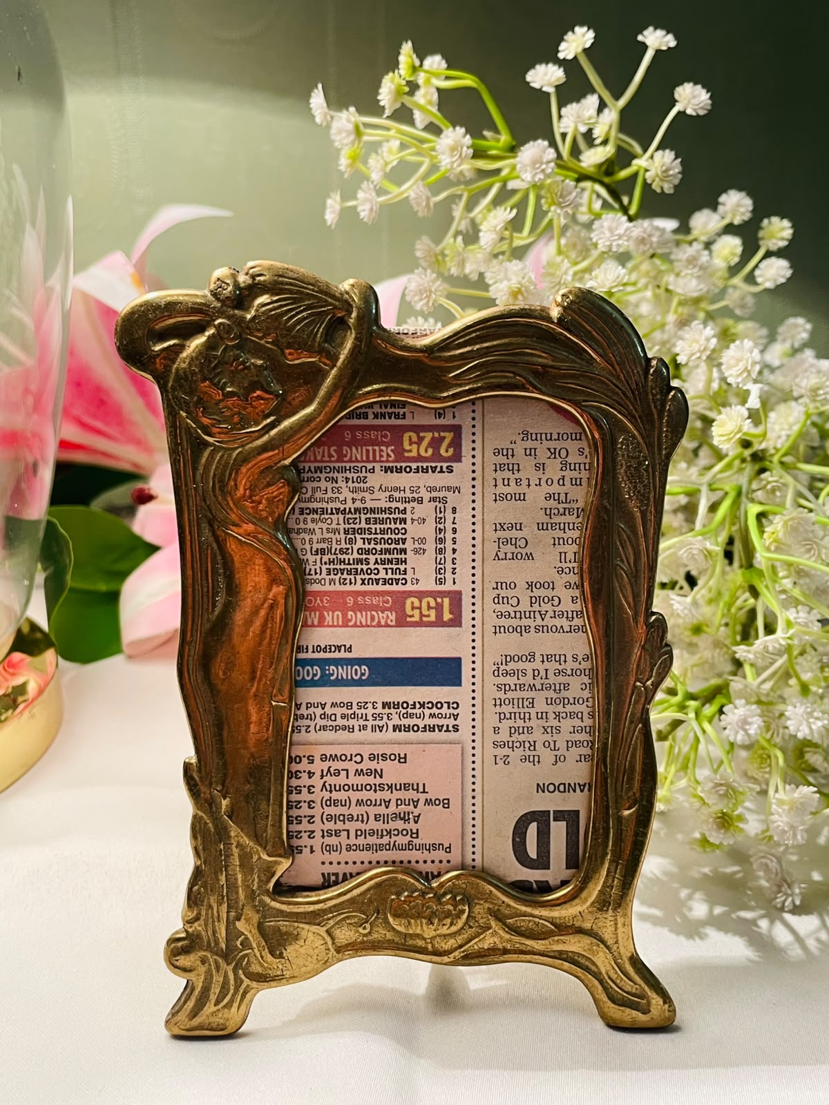 Vintage Gold-Tone Figural Photo Frame Ornate 14 cm