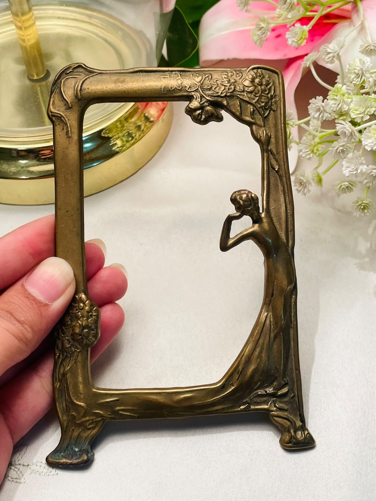 Vintage Gold-Tone Figural Photo Frame Floral Design 14 cm