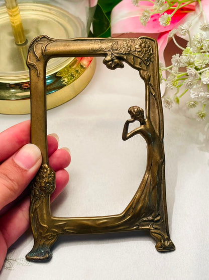 Vintage Gold-Tone Figural Photo Frame Floral Design 14 cm