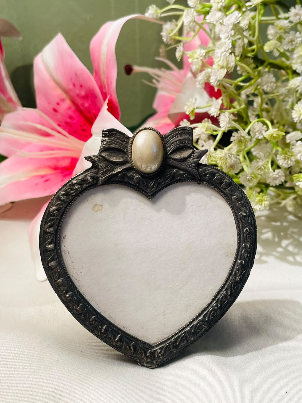 Vintage Silver Heart Photo Frame Bow Detail Pewter-Tone 9 cm
