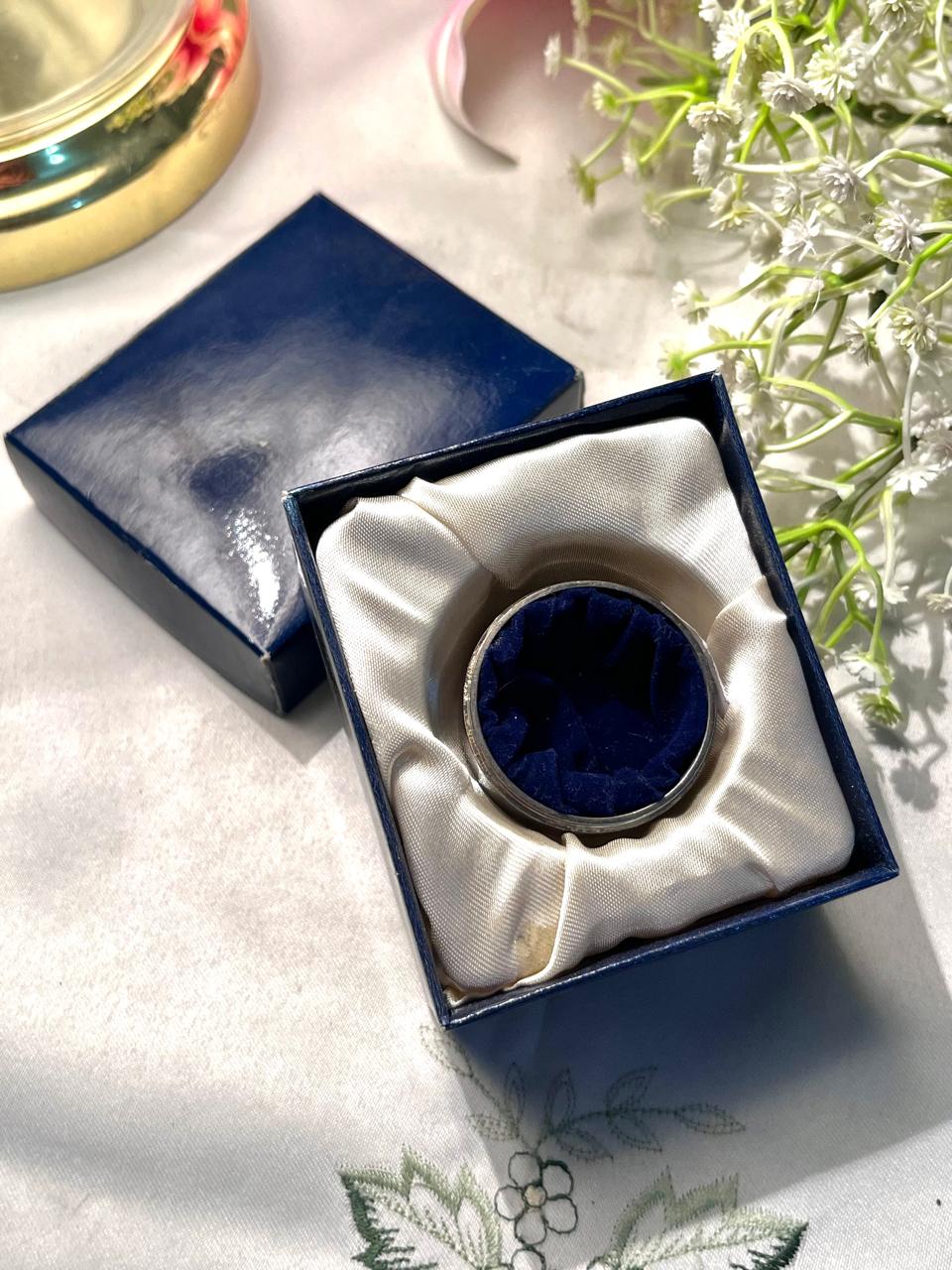Vintage Silver-Tone Oval Holder Blue Velvet Insert 4 cm