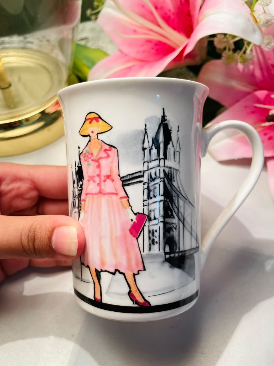 White Ceramic Mug City Fashion Illustration 11 cm