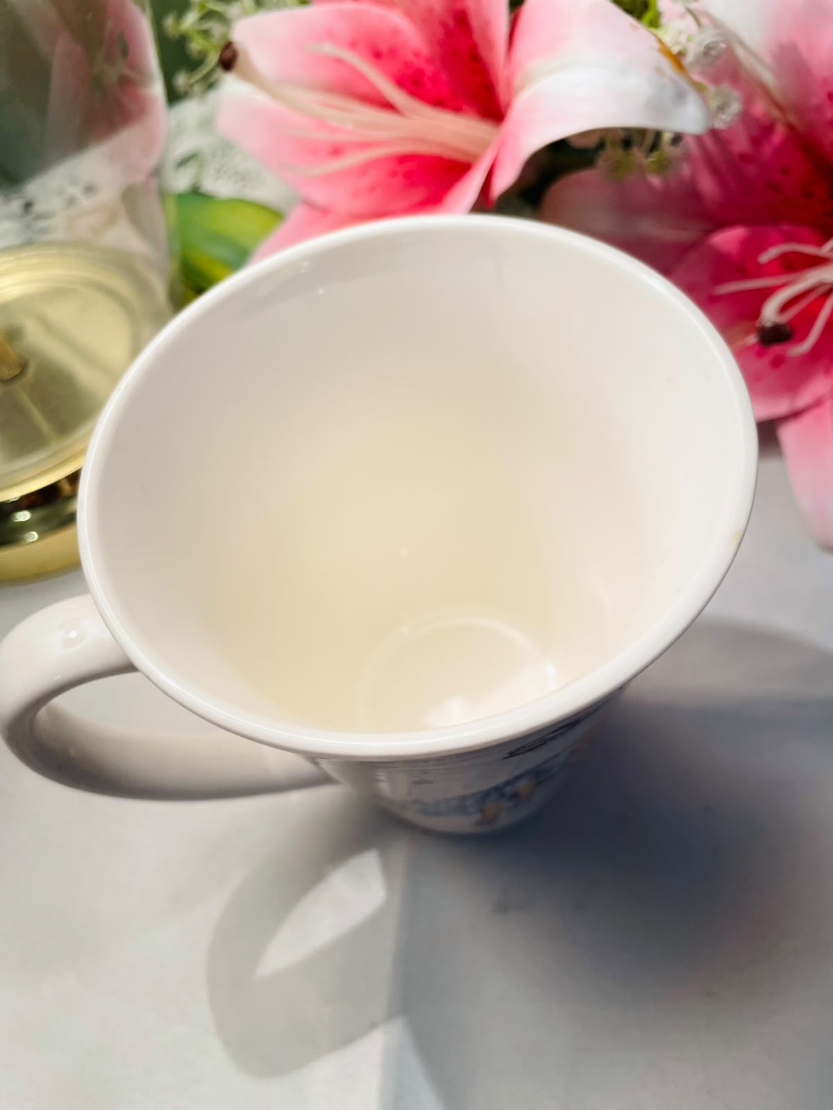 White Ceramic Mug Blue & Yellow Illustrated Design 10 cm