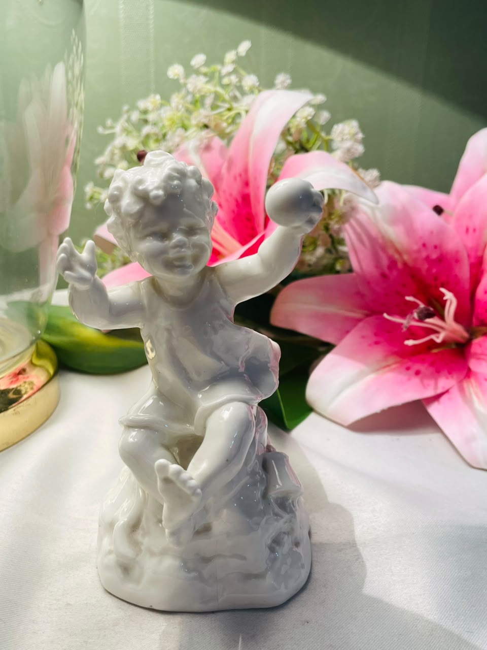 White Porcelain Cherub Figurine Decorative Angel 14 cm