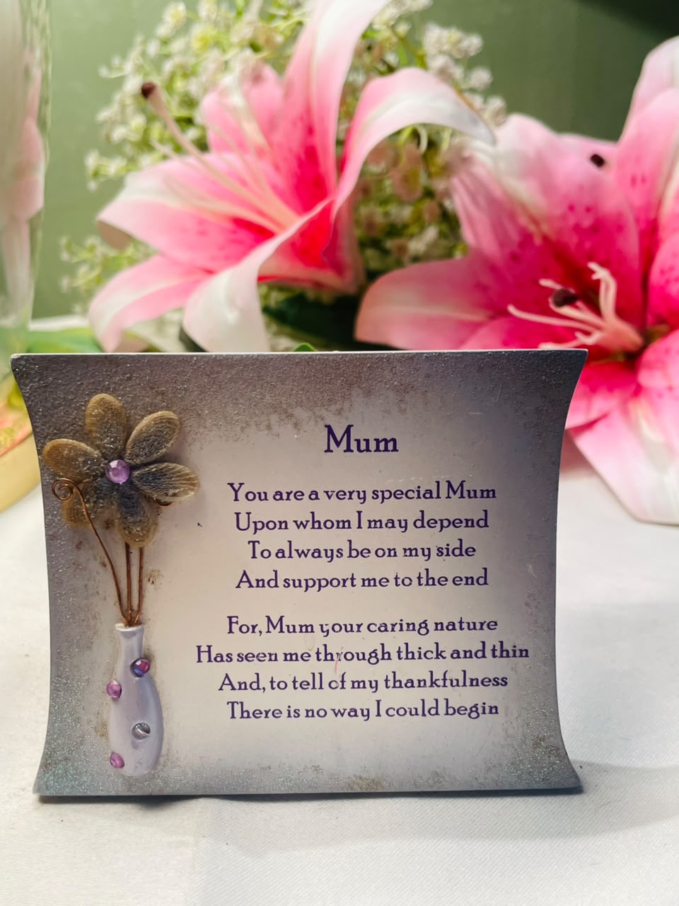 Mum Sentiment Plaque with Floral Detail 12 cm