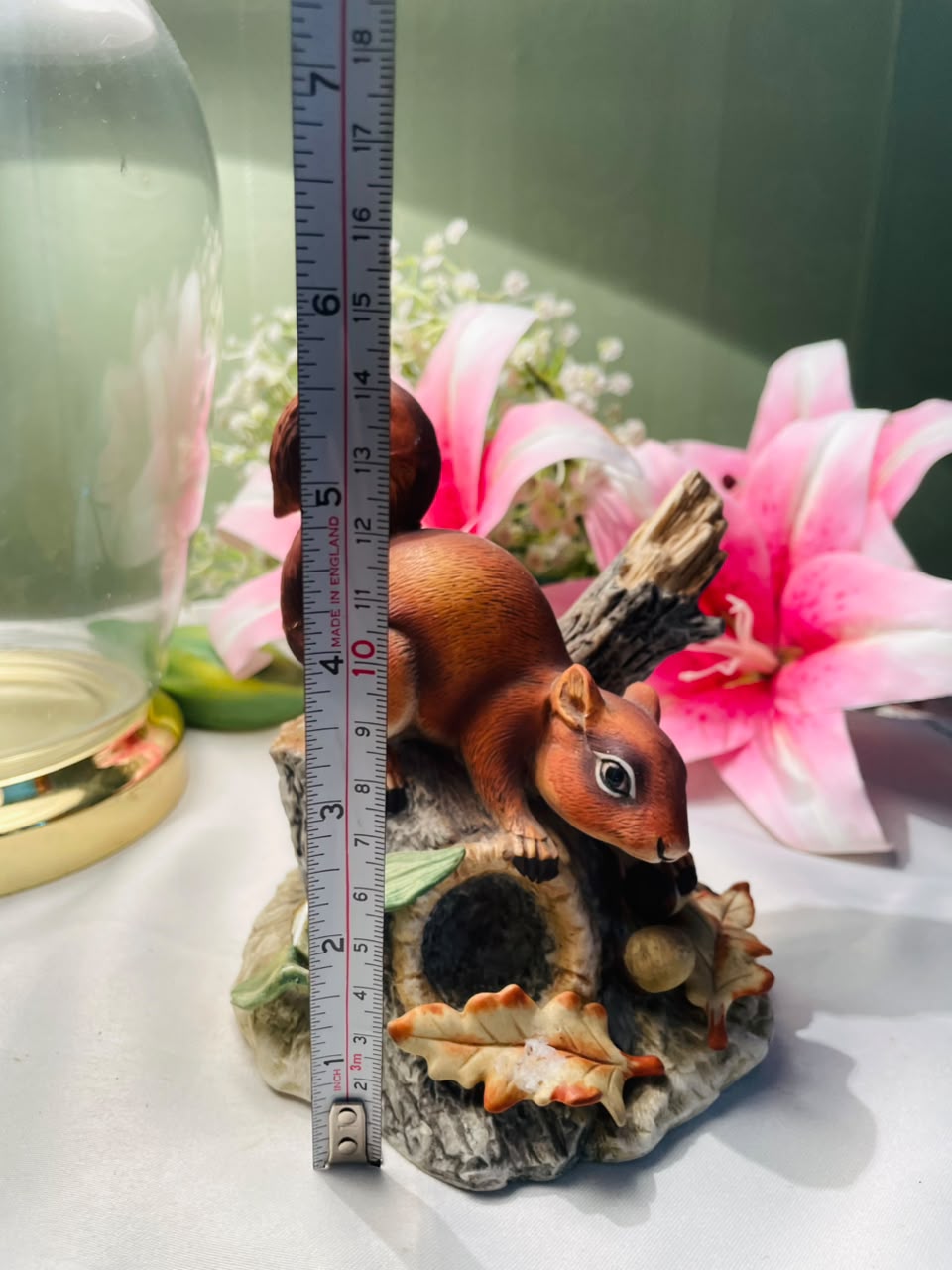 Red Squirrel Figurine with Acorns & Autumn Leaves 13 cm