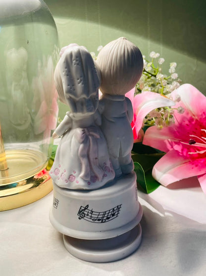 Bride & Groom Musical Wedding Figurine 16 cm