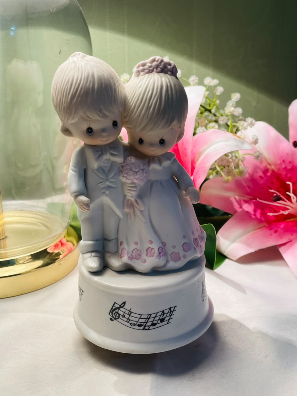 Bride & Groom Musical Wedding Figurine 16 cm