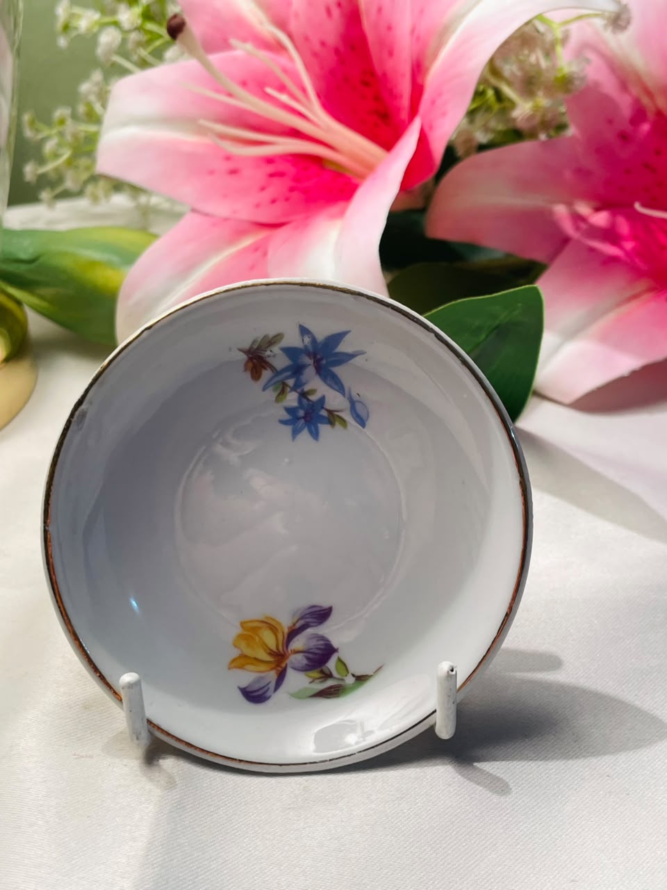 Floral Small Dish White Blue & Purple Approx. 3.5 Inch