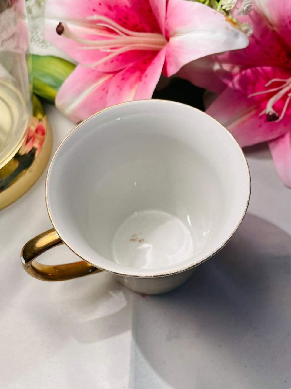 Wloclawek Porcelain Marbled Gold Handle Mug 4 in