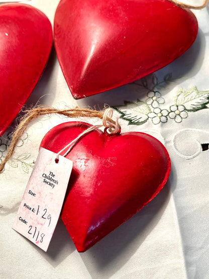 Red Metal Hanging Heart Decorations Set of 3, 8–11 cm