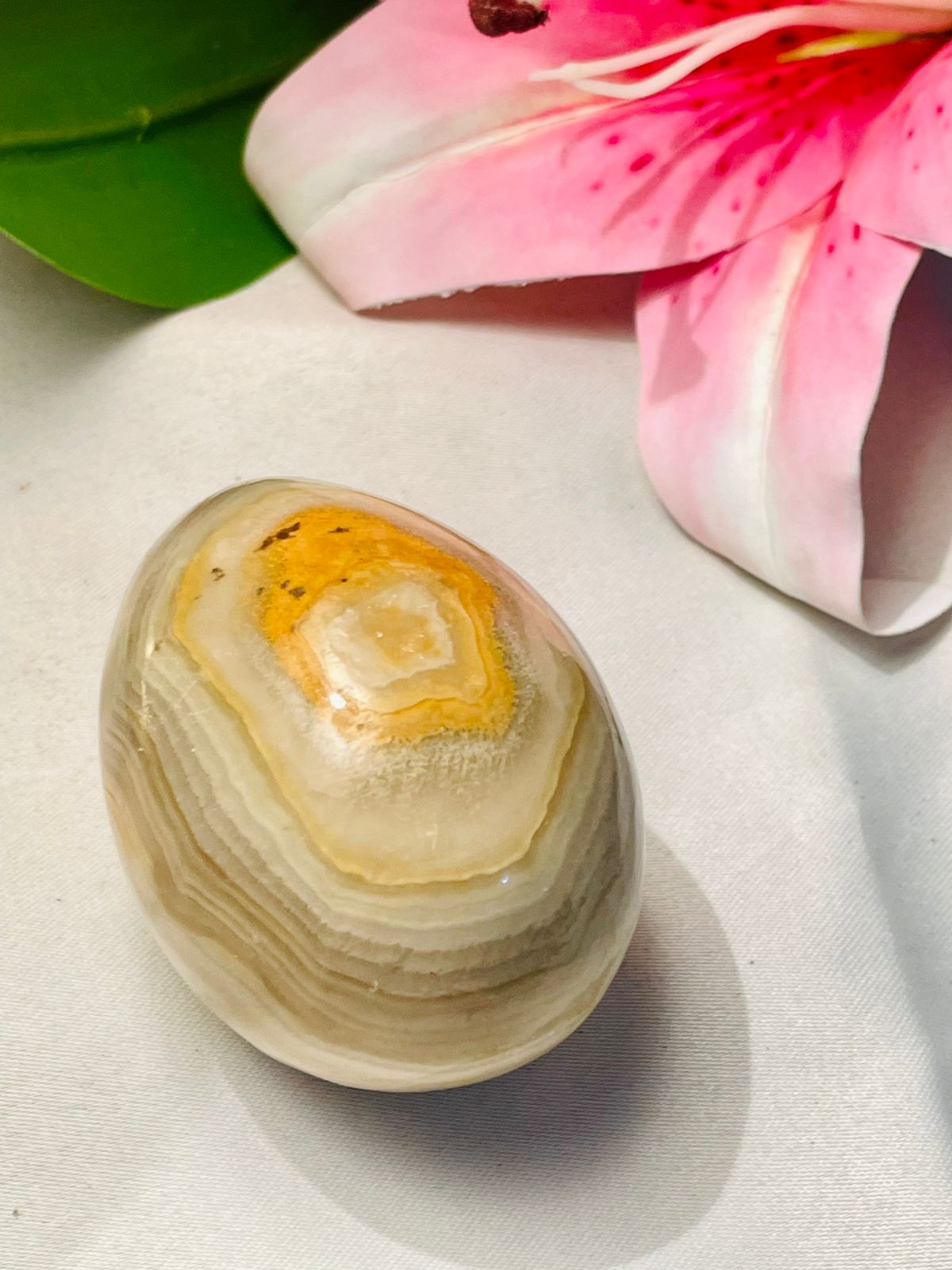 Vintage Polished Stone Egg Cream Yellow Banded 8cm