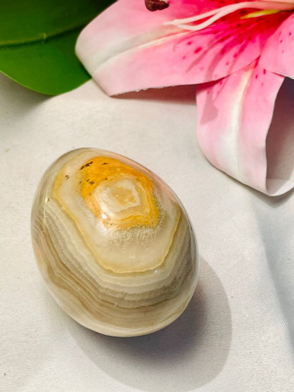 Vintage Polished Stone Egg Cream Yellow Banded 8cm