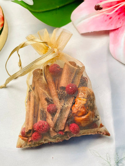Natural Botanical Potpourri Sachet, 10 cm