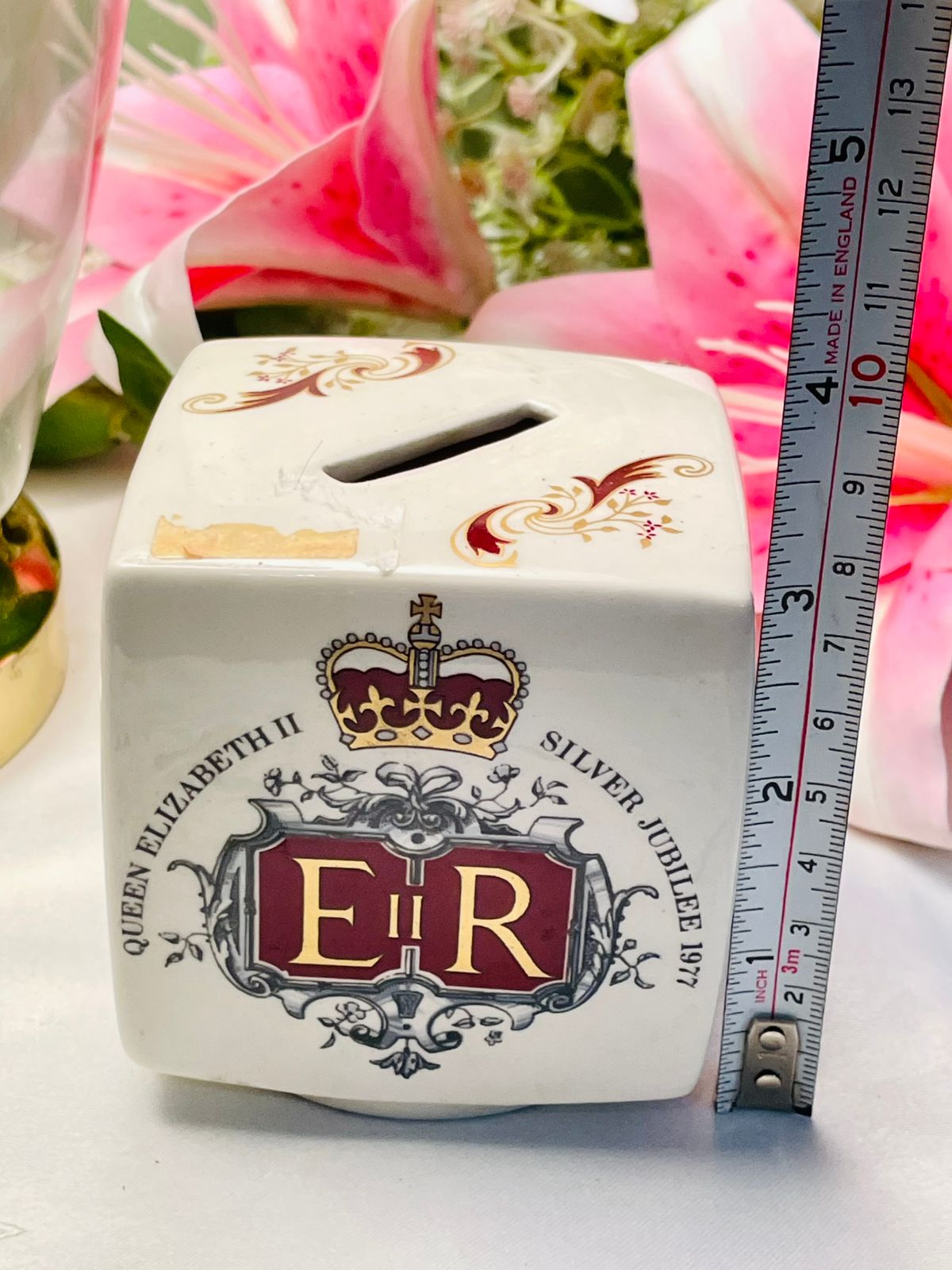 Queen Elizabeth II Silver Jubilee Ceramic Money Box, 10 cm
