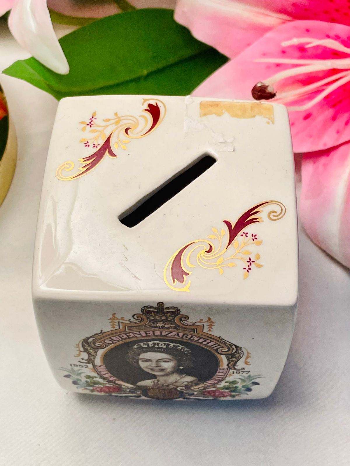 Queen Elizabeth II Silver Jubilee Ceramic Money Box, 10 cm
