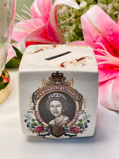 Queen Elizabeth II Silver Jubilee Ceramic Money Box, 10 cm