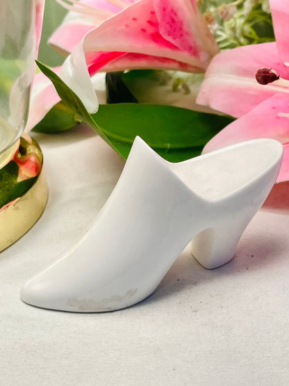 White Ceramic High-Heel Shoe Ornament, 11 cm