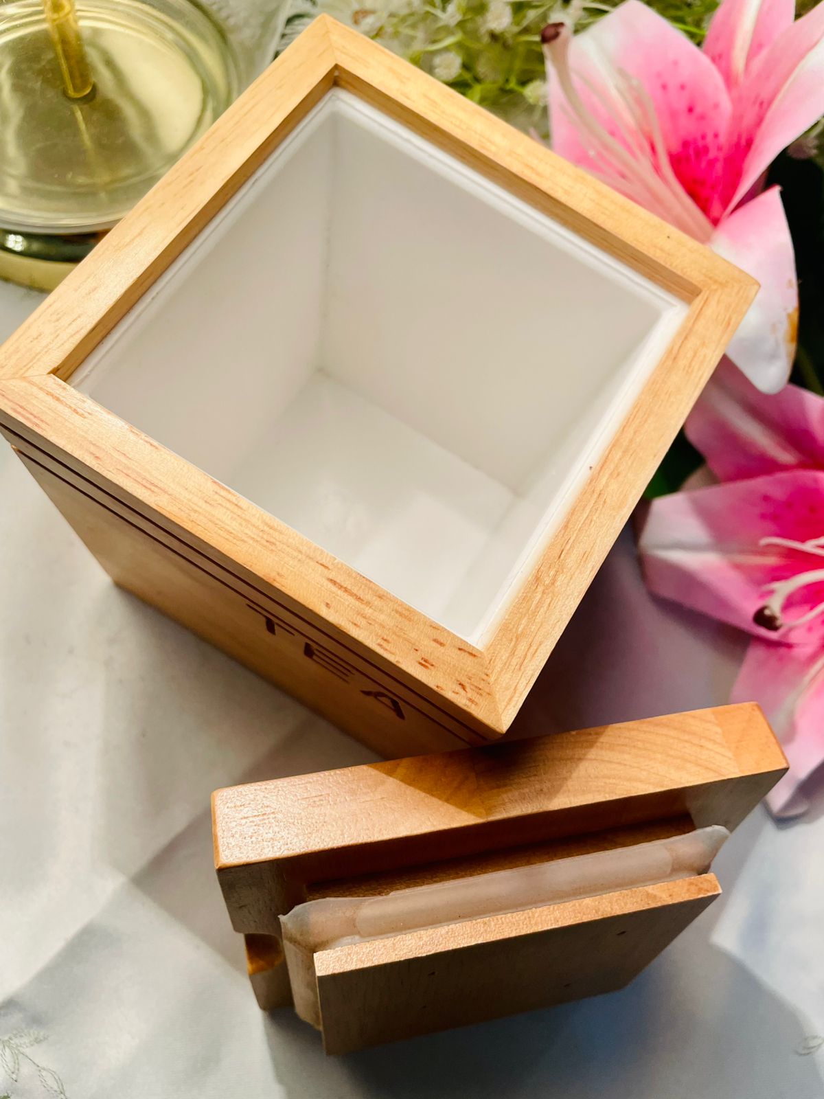 Vintage Wooden Tea Caddy with Lid Approx. 15 cm Airtight