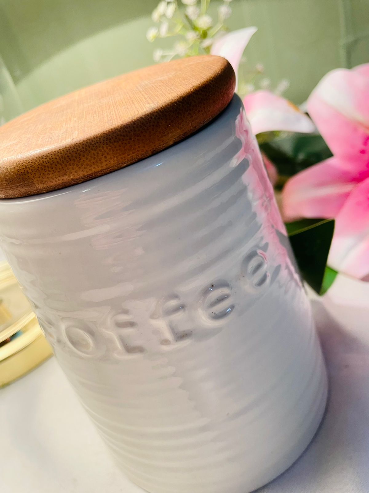 Vintage White Coffee Storage Jar Airtight with Wooden Lid Approx. 15 cm